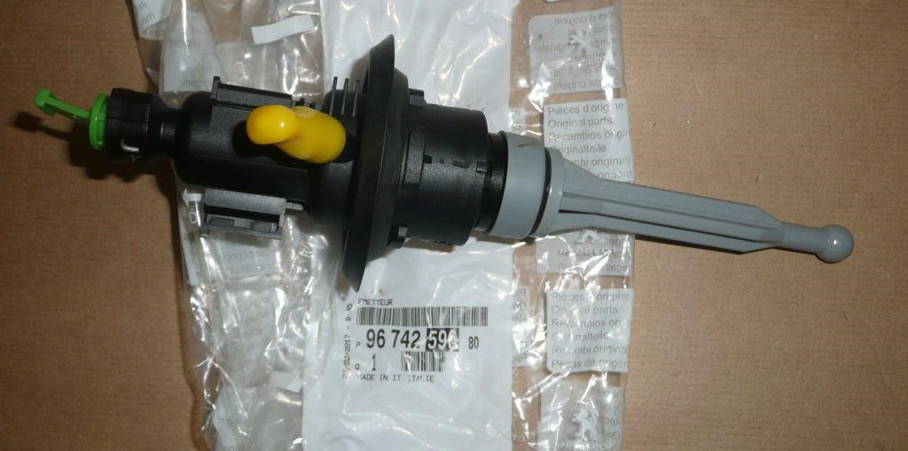 Master cylinder, clutch Citroen/Peugeot 96 742 596 80
