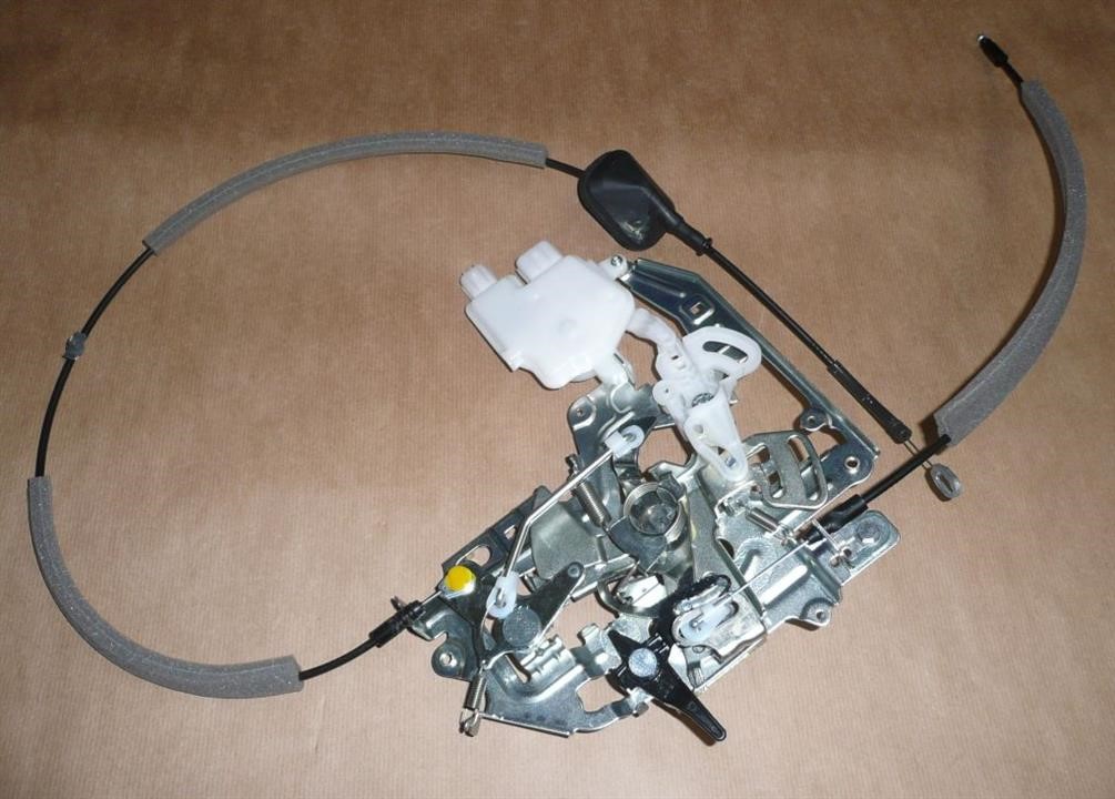 Buy Renault 826703236R – good price at EXIST.AE!