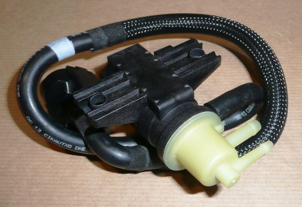 Buy Renault 149567084R – good price at EXIST.AE!