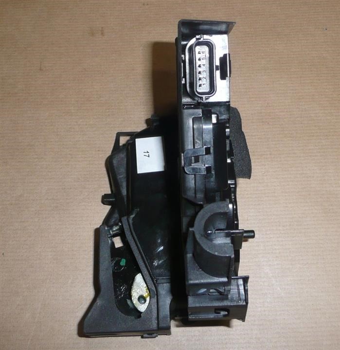 Door lock Renault 82 50 278 77R