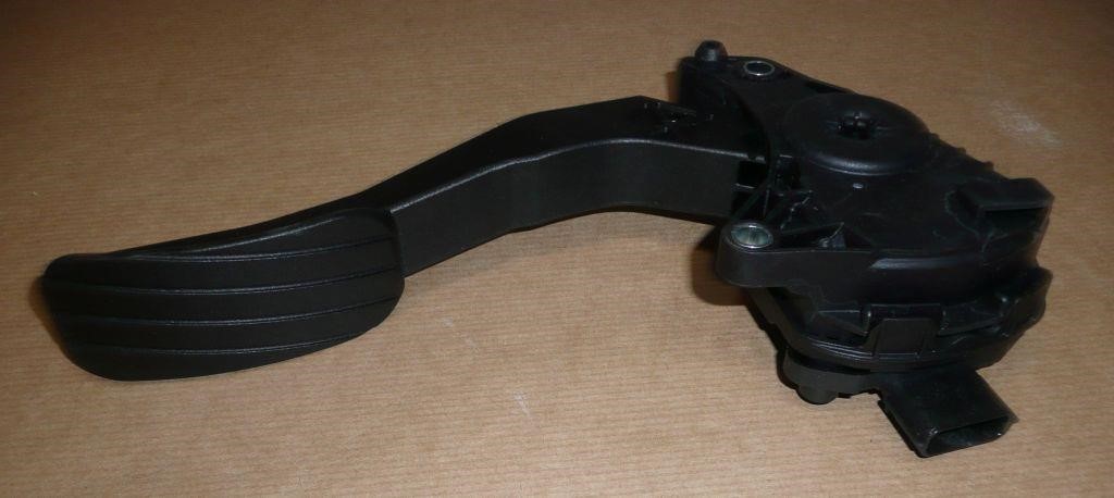 Pedal Renault 18 01 016 26R
