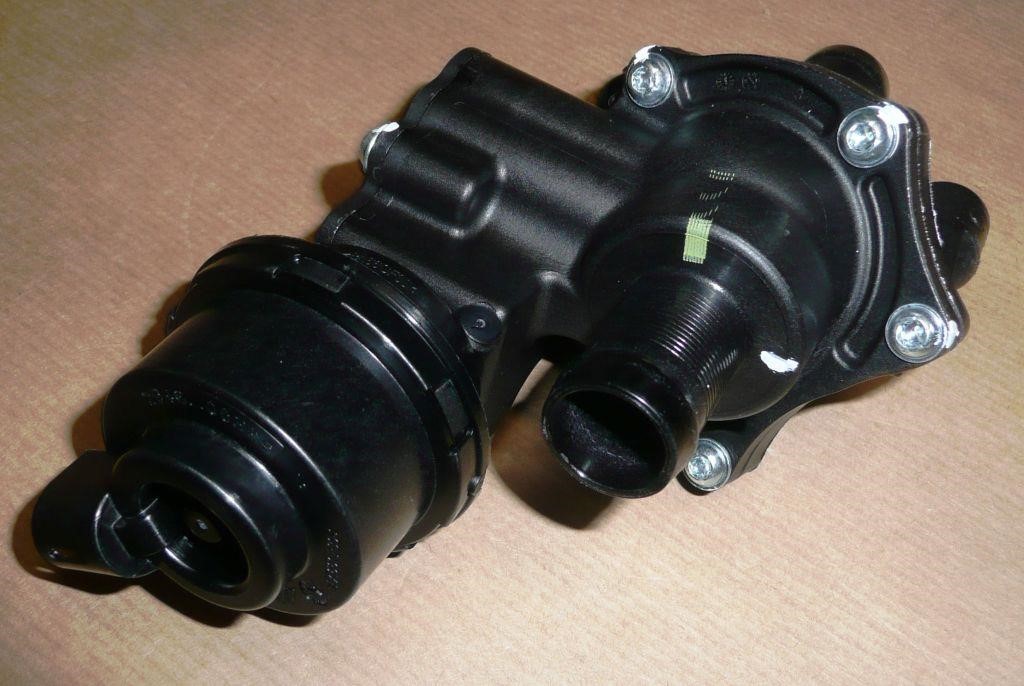 Renault Water pump – price 433 PLN
