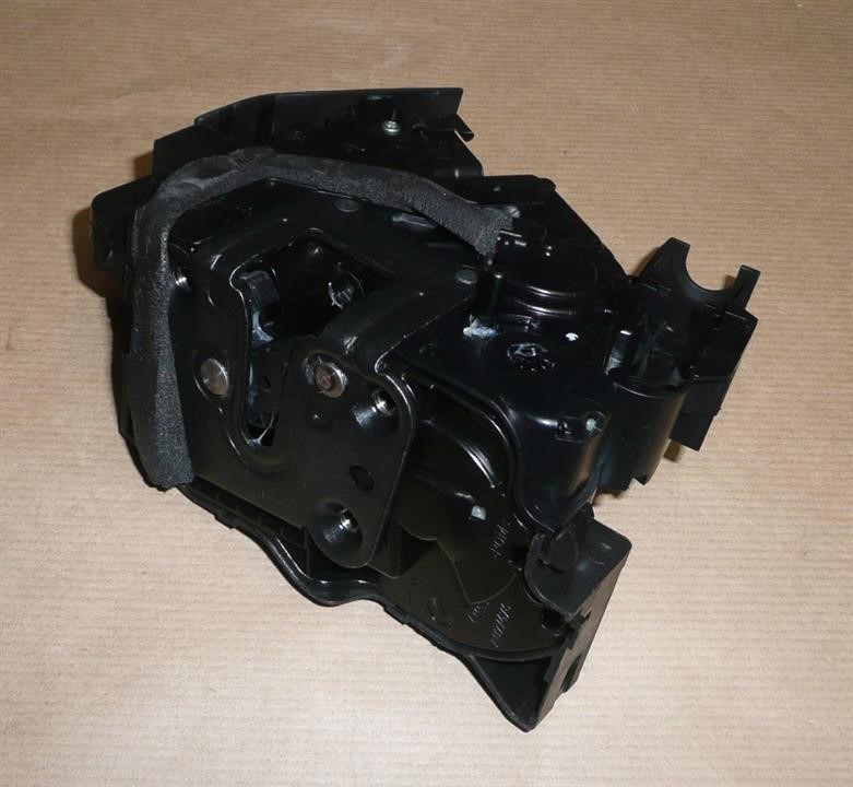 Door lock Renault 82 50 356 59R