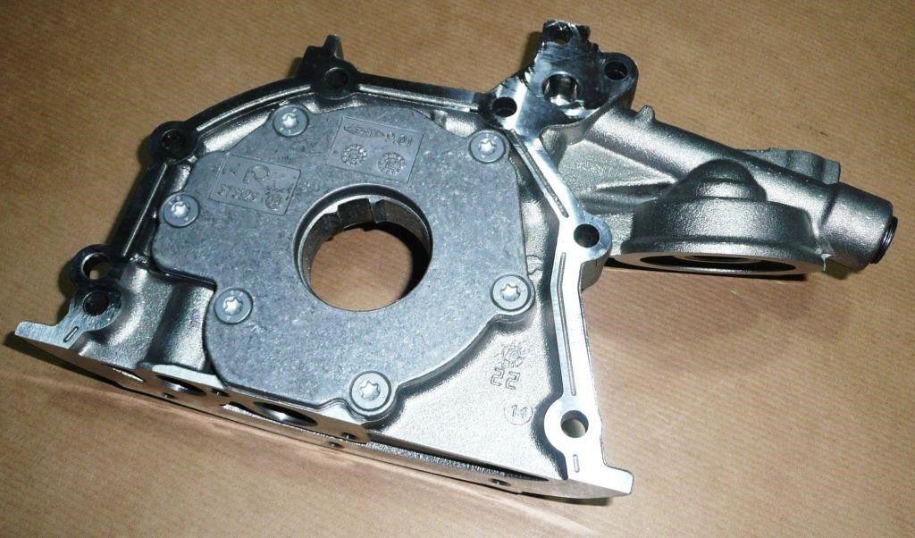 OIL PUMP Renault 82 00 555 112