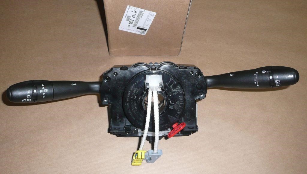 Citroen/Peugeot 98 062 255 XT Stalk switch 98062255XT 98062255XT Citroen/Peugeot Stalk switch