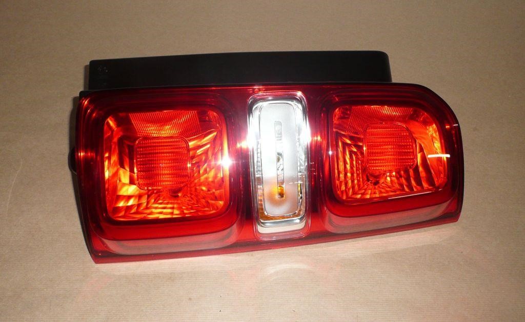 Citroen/Peugeot 98 082 430 80 Tail lamp right 9808243080 9808243080 Citroen/Peugeot Tail lamp right