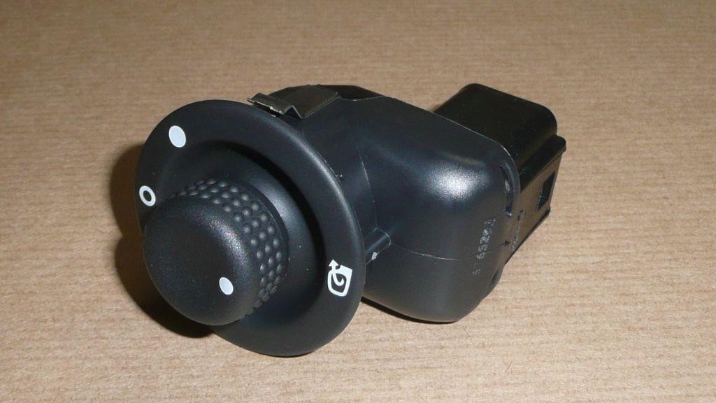 Switch Renault 82 00 676 529