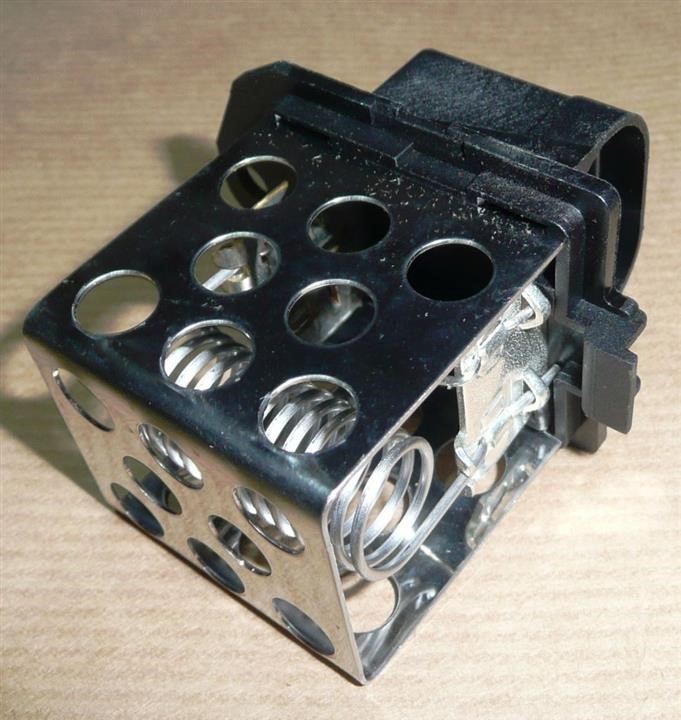 Buy Renault 21 49 365 01R at a low price in United Arab Emirates!