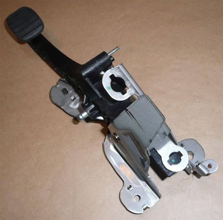 Pedal Renault 46 50 300 37R
