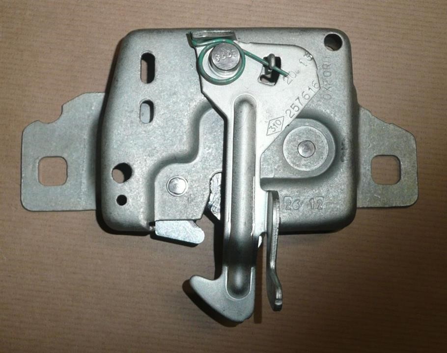 Buy Renault 82 00 257 616 at a low price in United Arab Emirates!