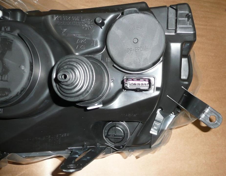 Headlamp Renault 26 01 082 33R