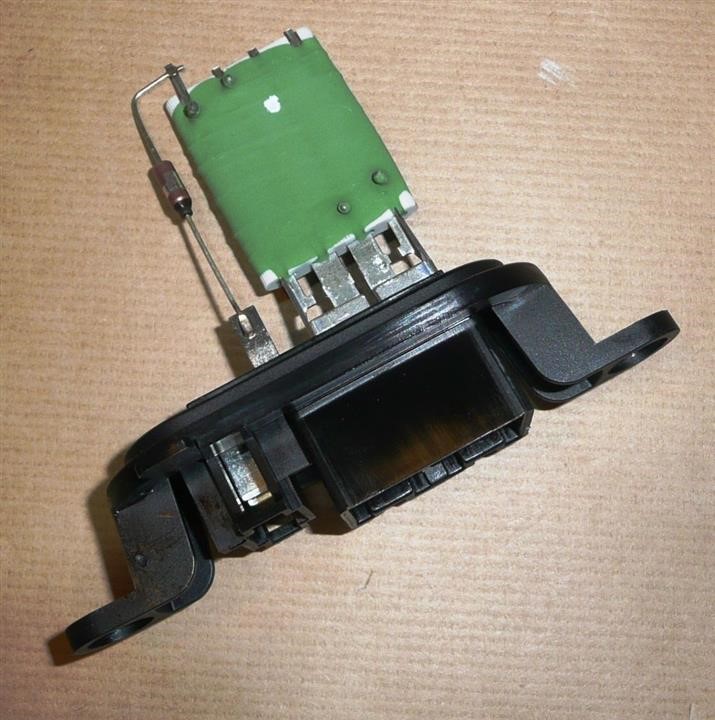 Buy Renault 27 15 008 89R at a low price in United Arab Emirates!