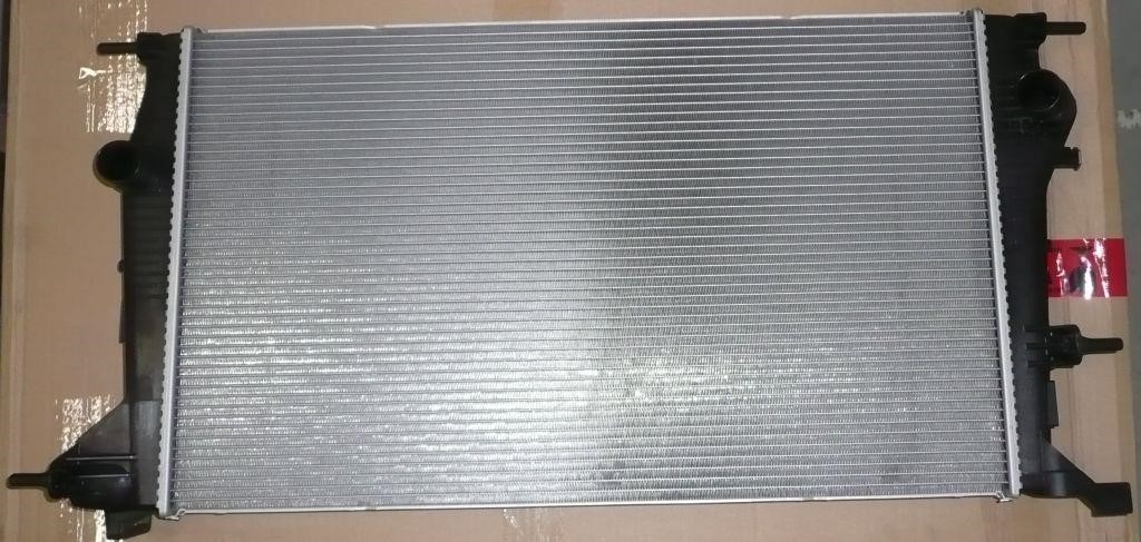 Engine radiator Renault Fluence: 214100016R Renault Engine cooling radiator