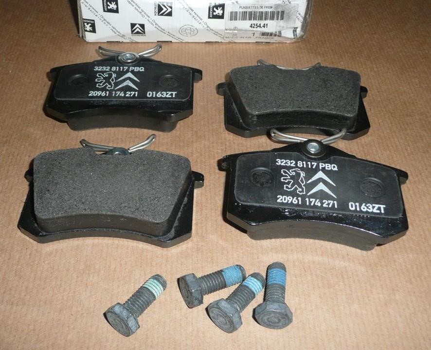 Citroen/Peugeot 4254 41 Brake Pad Set, disc brake 425441