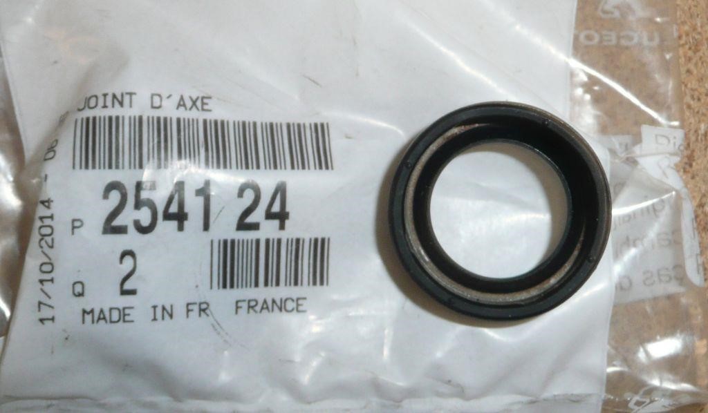 Citroen/Peugeot 2541 24 Oil seal 254124