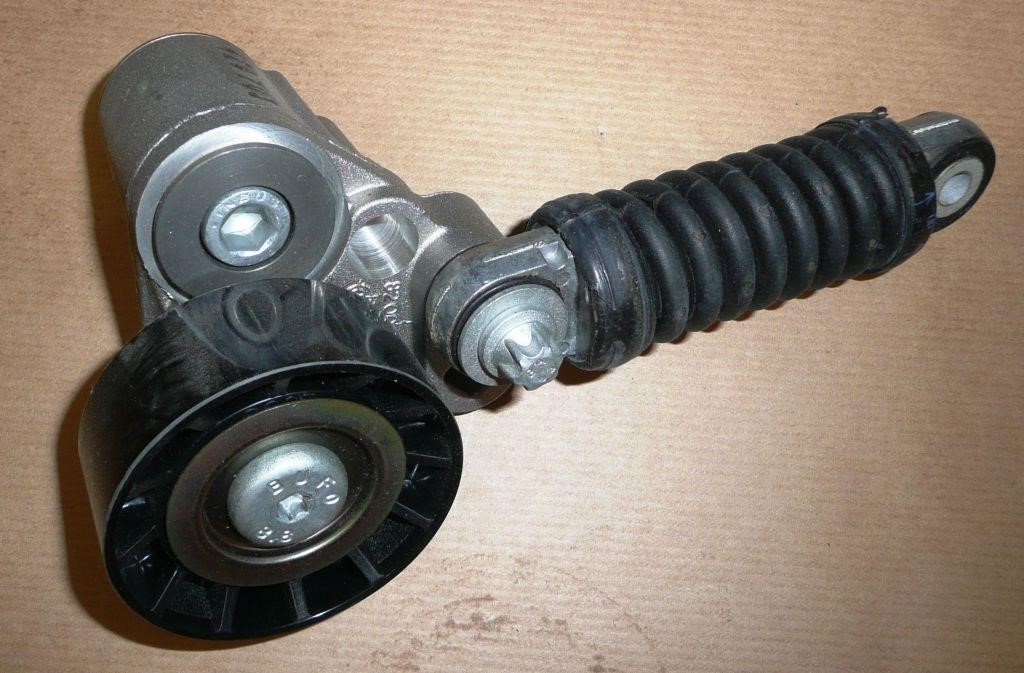 DRIVE BELT TENSIONER Renault 82 00 429 703