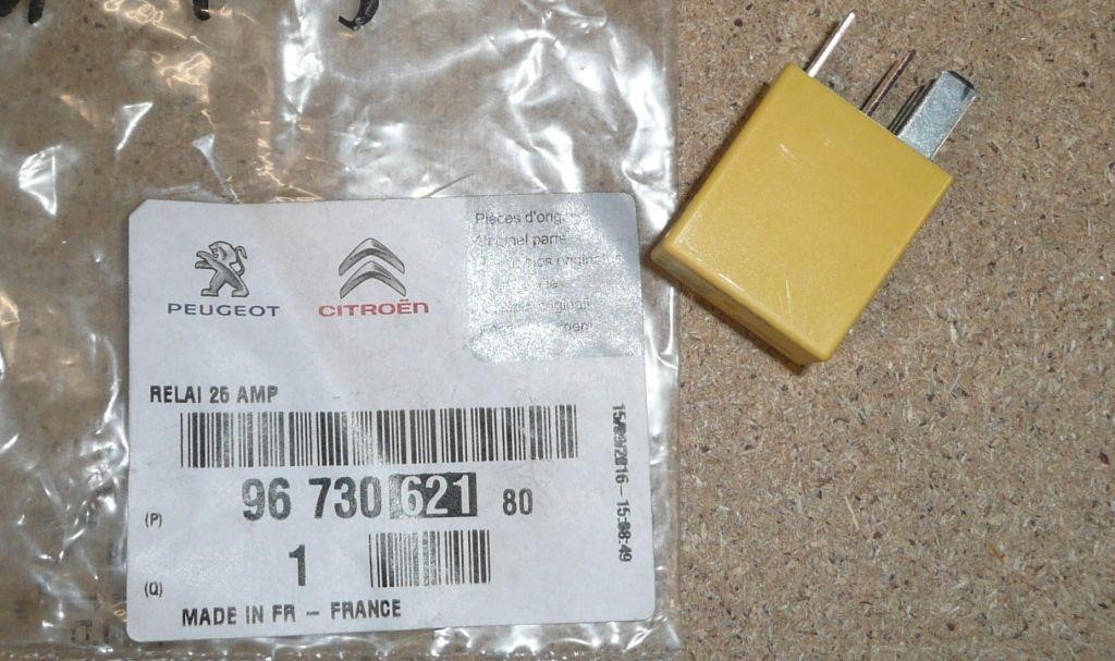 Citroen/Peugeot 96 730 621 80 Glow plug relay 9673062180