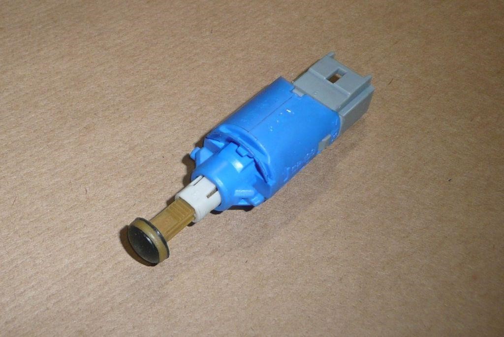 Clutch pedal position sensor Renault 82 00 168 239