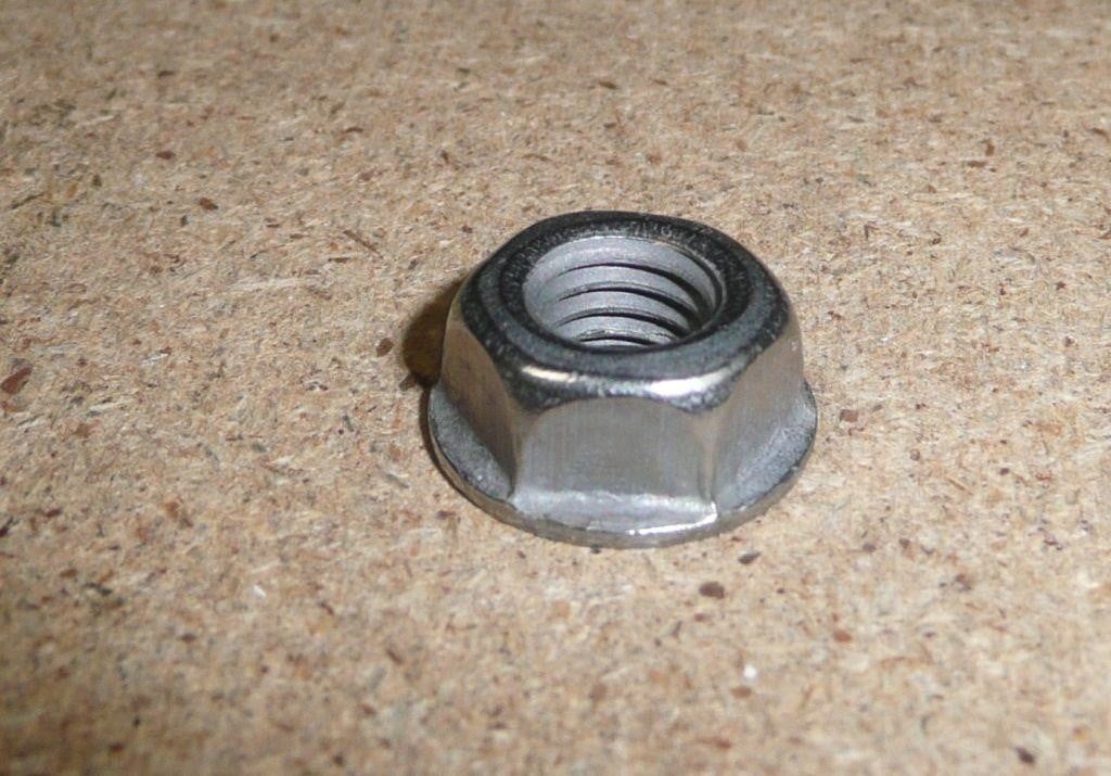 Nut Citroen/Peugeot 6935 08