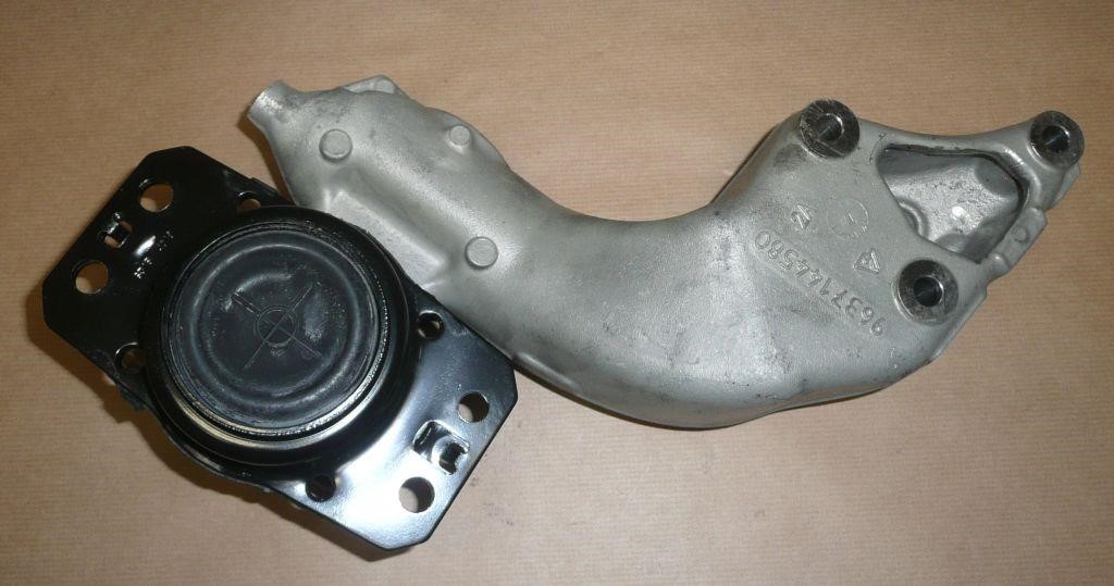 Citroen/Peugeot Engine mount right – price 784 PLN