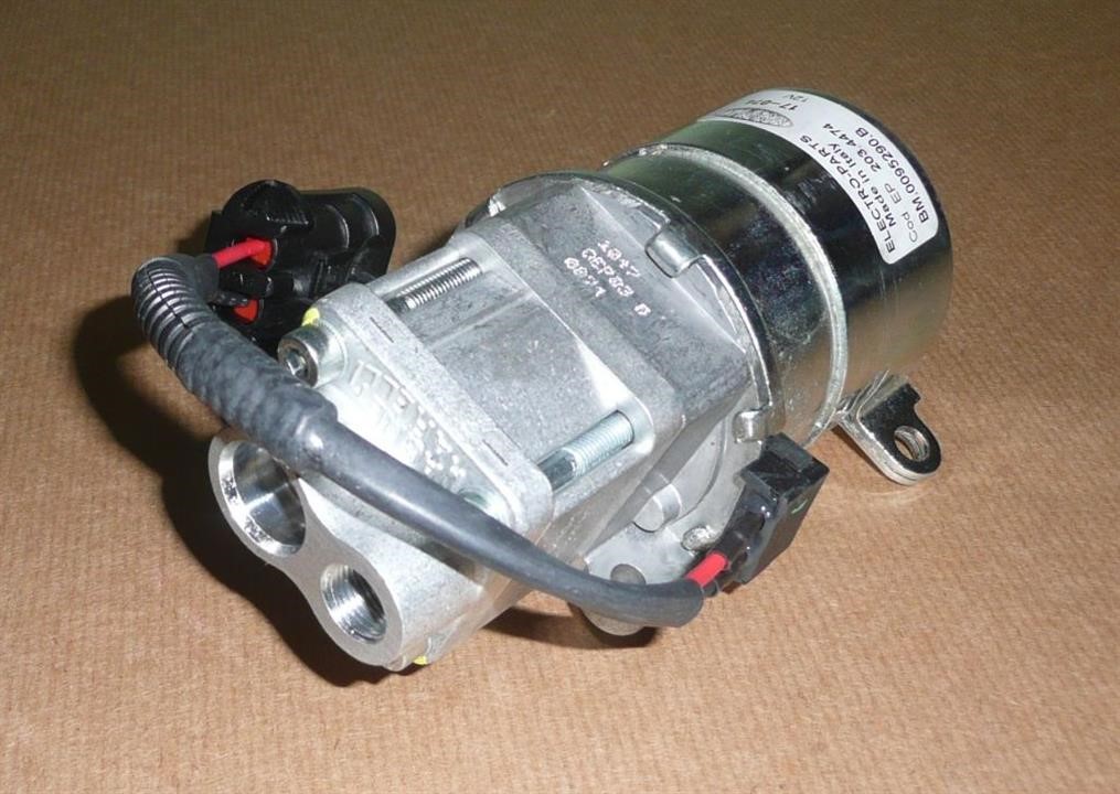 Renault Compressor – price 2402 PLN