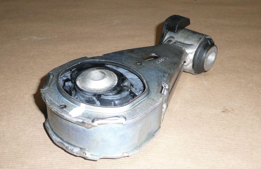 Renault Engine mount – price 481 PLN
