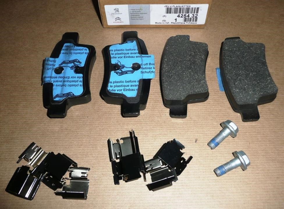 Citroen/Peugeot 4254 32 Brake Pad Set, disc brake 425432