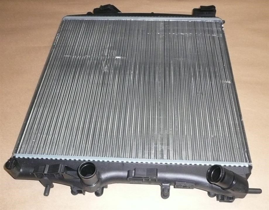 Engine cooling radiator Renault 82 00 240 818