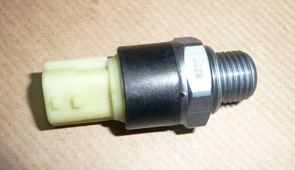 Renault Oil pressure sensor – price 238 PLN