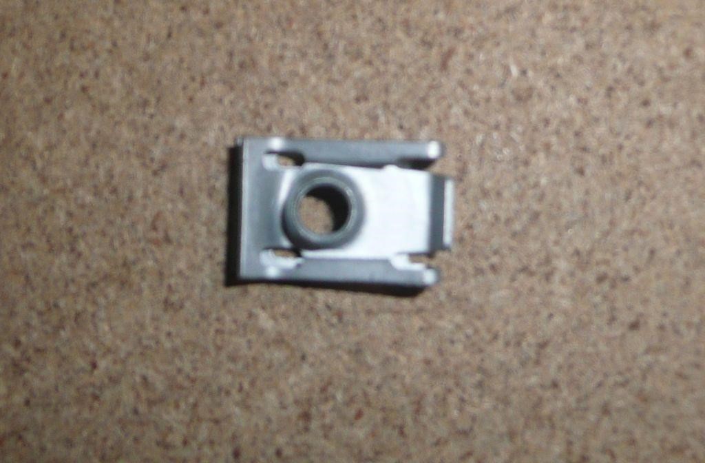 Citroen/Peugeot Embedded plate for screw – price 19 PLN