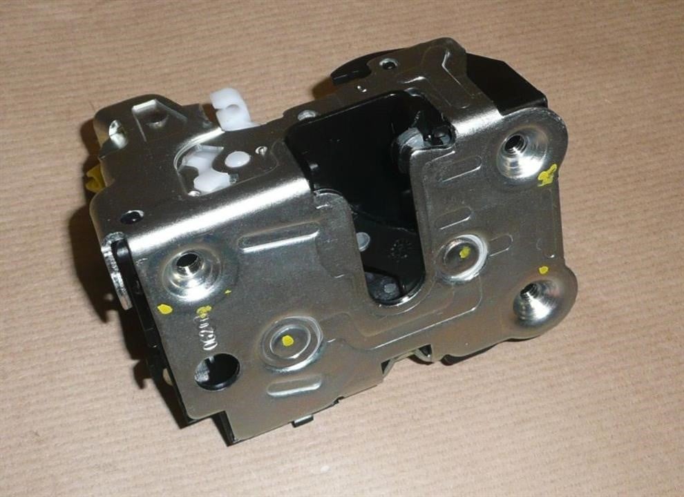 Door lock Renault 82 00 147 151