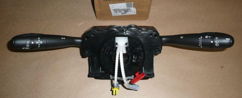 Turn signal switch Peugeot: 98062253XT Citroen/Peugeot Stalk switch