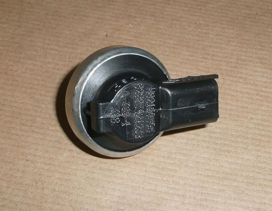 Injector fuel Renault 82 00 562 123