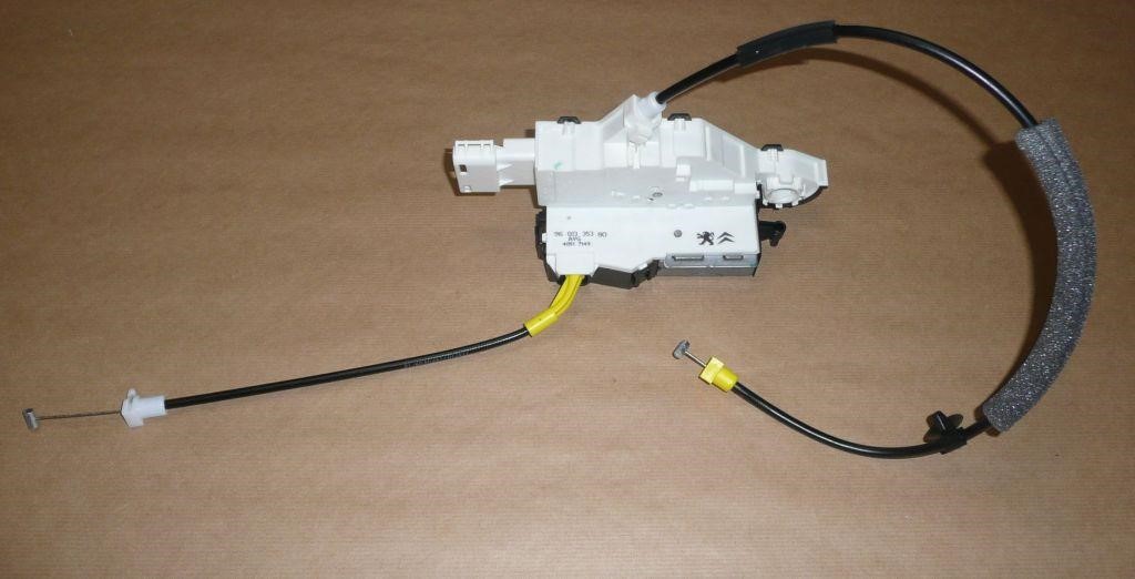 Buy Citroen/Peugeot 9135 AR at a low price in United Arab Emirates!