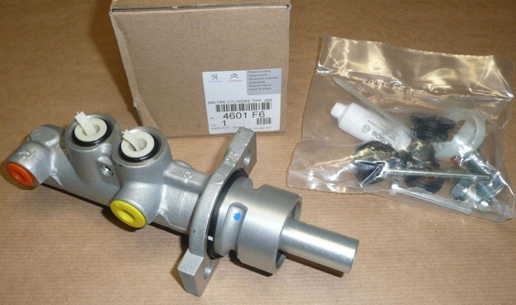 Citroen/Peugeot 4601 F6 Brake master cylinder repair kit 4601F6