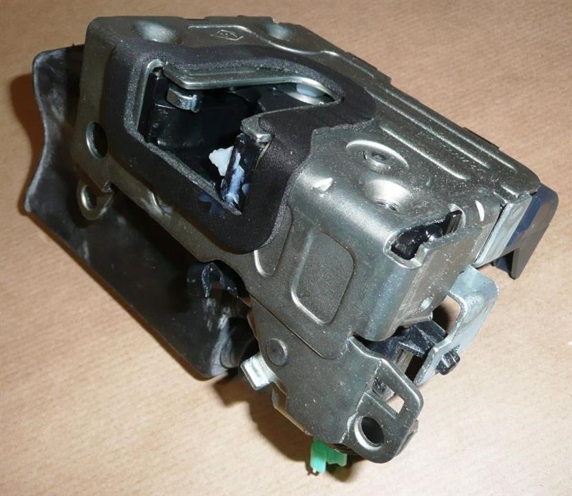Buy Renault 82 00 735 225 at a low price in United Arab Emirates!