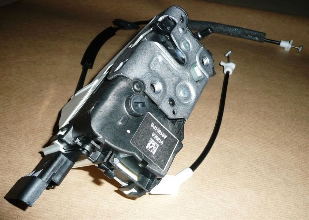 Door lock Citroen/Peugeot 9135 EA