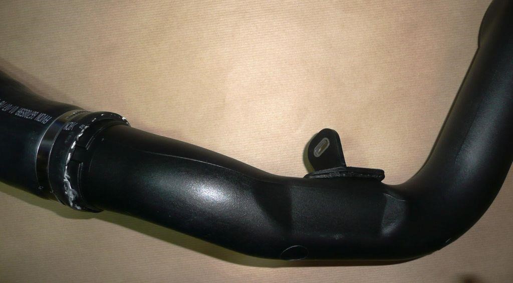 Intercooler pipe Renault 82 00 730 589