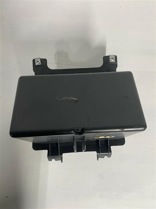 Buy Land Rover LR006385 at a low price in United Arab Emirates!