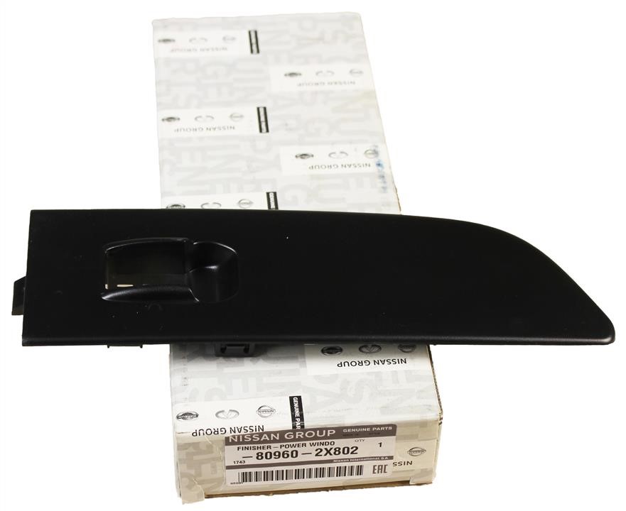 Cover Nissan 80960-2X802