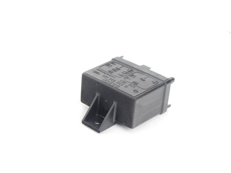 13631272131 BMW Relay