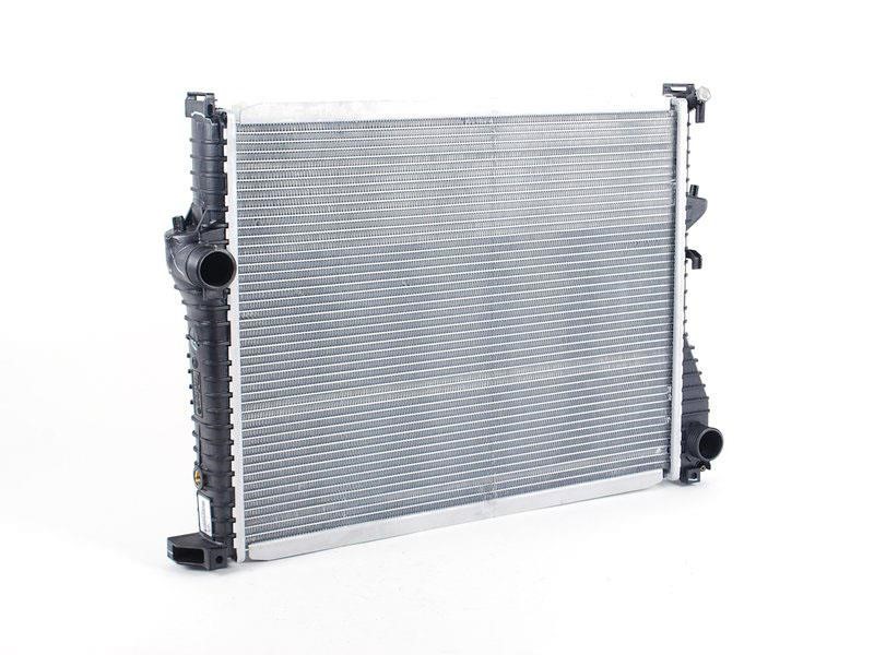 17101715319 BMW Engine cooling radiator