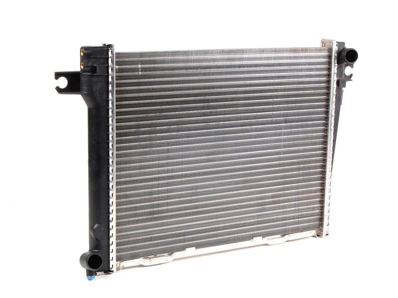 17111176900 BMW Engine cooling radiator