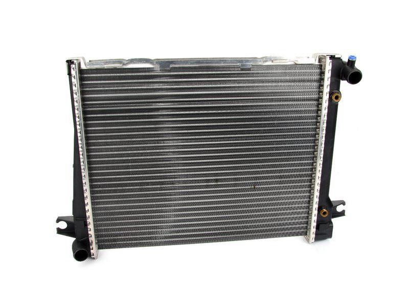 17111176901 BMW Engine cooling radiator