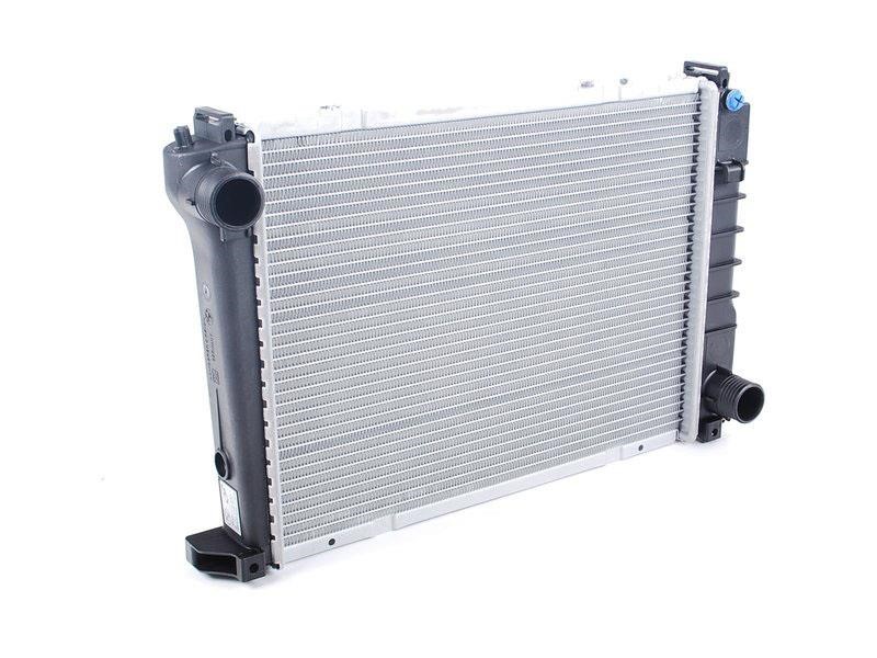 17111712823 BMW Engine cooling radiator