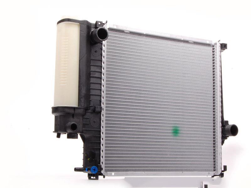 17111728907 BMW Engine cooling radiator