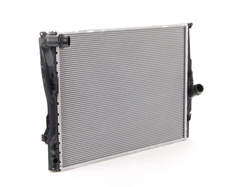 Engine radiator BMW 3 series: 17112283468 BMW Engine cooling radiator