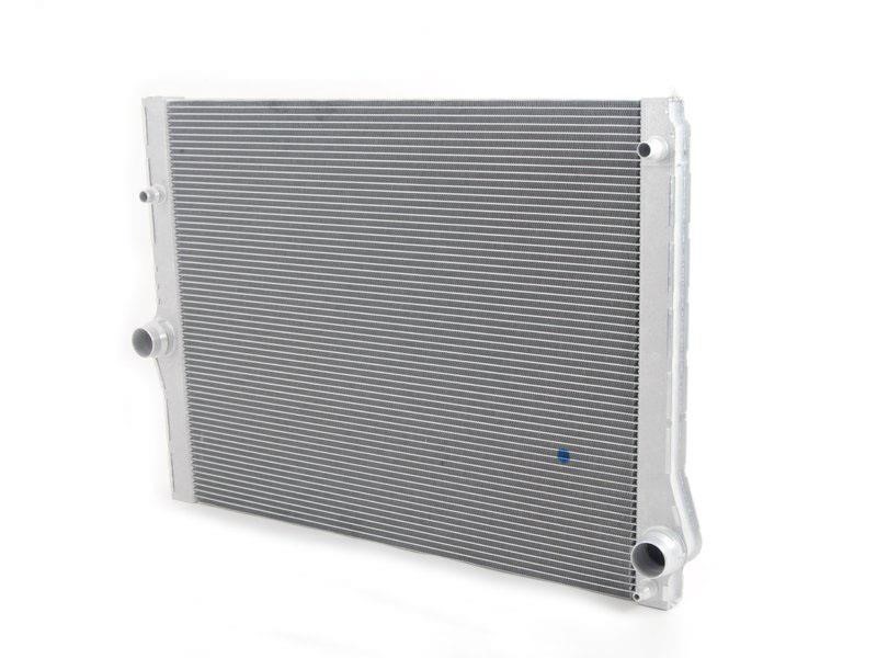 17117570094 BMW Engine cooling radiator