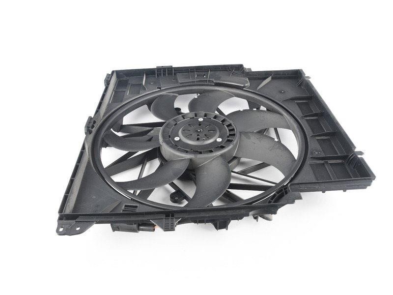 BMW 17 42 7 560 877 Fan Assembly 17427560877 17427560877 BMW Fan Assembly