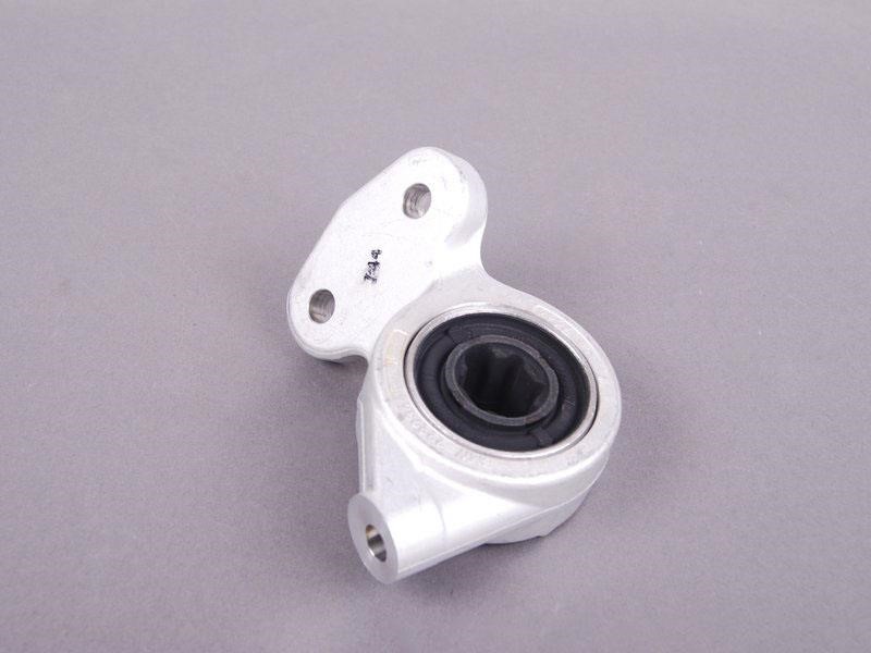 31122229624 BMW Control arm bushing